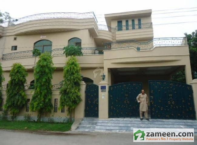 10 Marla Brand New Facing Park House For Sale In Tariq Garden Lahore