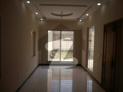 3 Marla House In Shoukat Town Is Available
