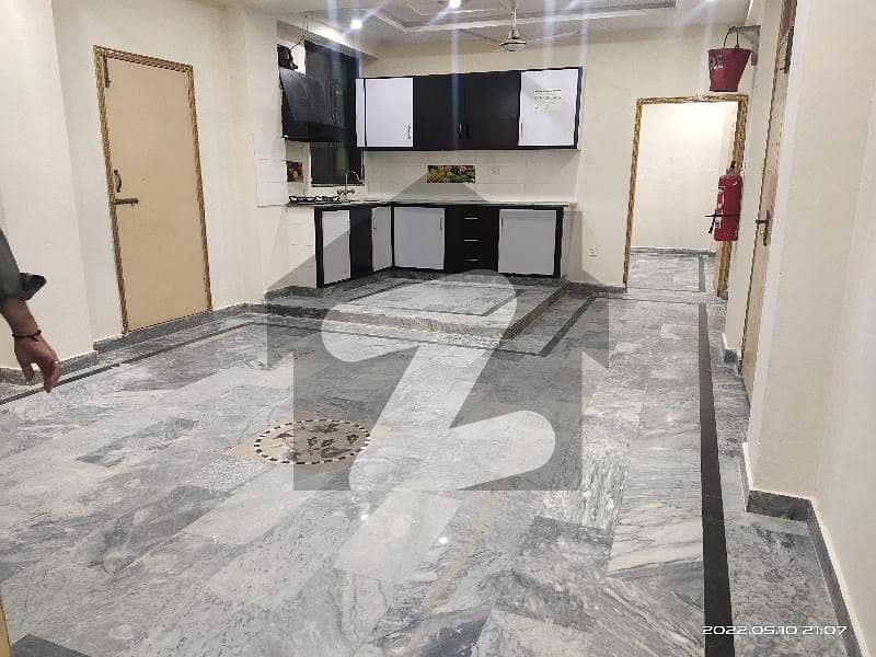 Good 1000 Square Feet Flat For Rent In Committee Chowk