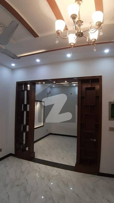 کینال گارڈنز - بلاک اے اے کینال گارڈن لاہور میں 5 کمروں کا 5 مرلہ مکان 50 ہزار میں کرایہ پر دستیاب ہے۔