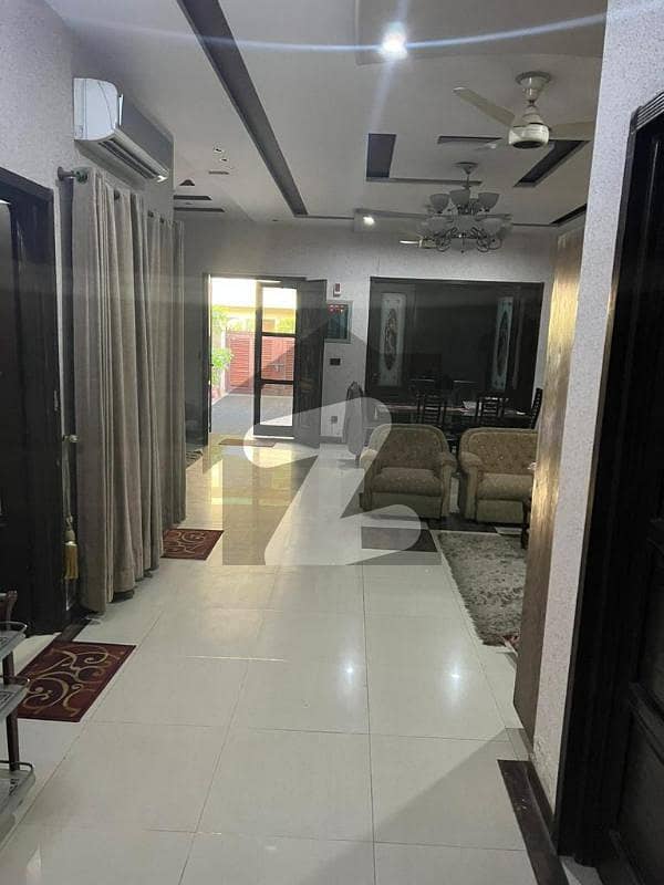 گارڈن ٹاؤن - احمد بلاک گارڈن ٹاؤن لاہور میں 7 کمروں کا 2 کنال مکان 5 لاکھ میں کرایہ پر دستیاب ہے۔