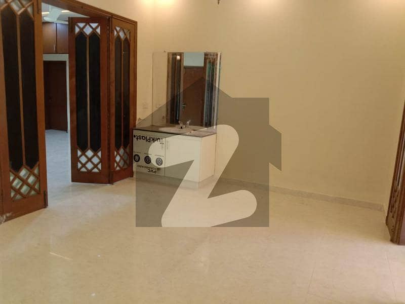 ڈی ایچ اے فیز 7 - بلاک کیو فیز 7 ڈیفنس (ڈی ایچ اے) لاہور میں 3 کمروں کا 1 کنال زیریں پورشن 1.25 لاکھ میں کرایہ پر دستیاب ہے۔