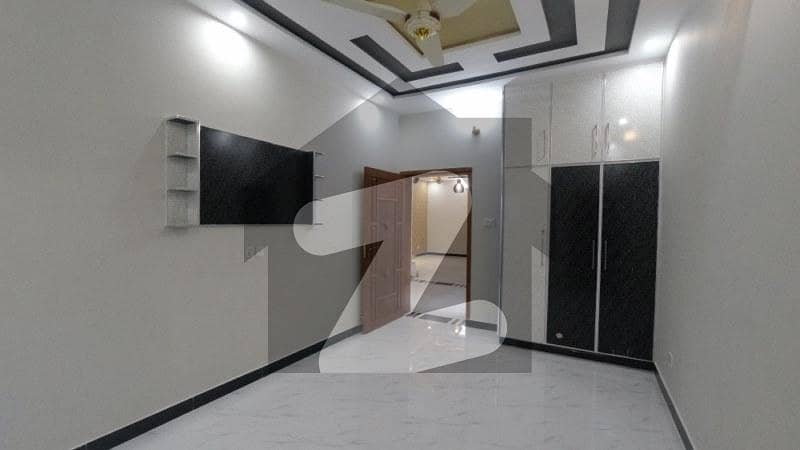 ملٹری اکاؤنٹس ہاؤسنگ سوسائٹی لاہور میں 5 کمروں کا 8 مرلہ مکان 2.3 کروڑ میں برائے فروخت۔
