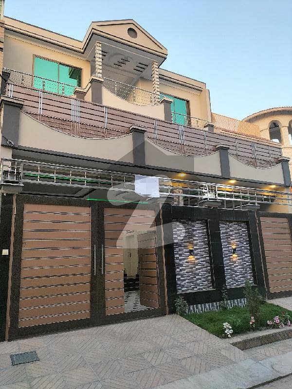 ورسک روڈ پشاور میں 7 کمروں کا 10 مرلہ مکان 3.8 کروڑ میں برائے فروخت۔