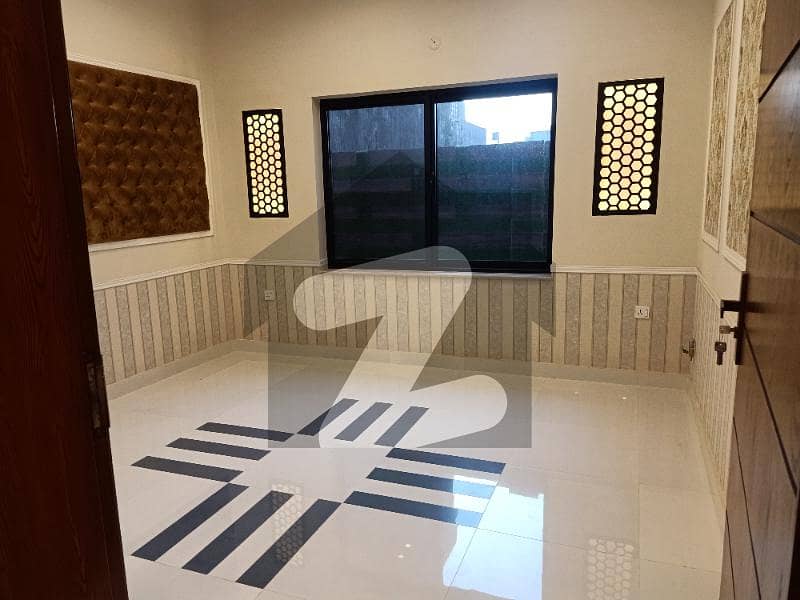 ڈی ۔ 12 اسلام آباد میں 5 کمروں کا 4 مرلہ مکان 3.4 کروڑ میں برائے فروخت۔