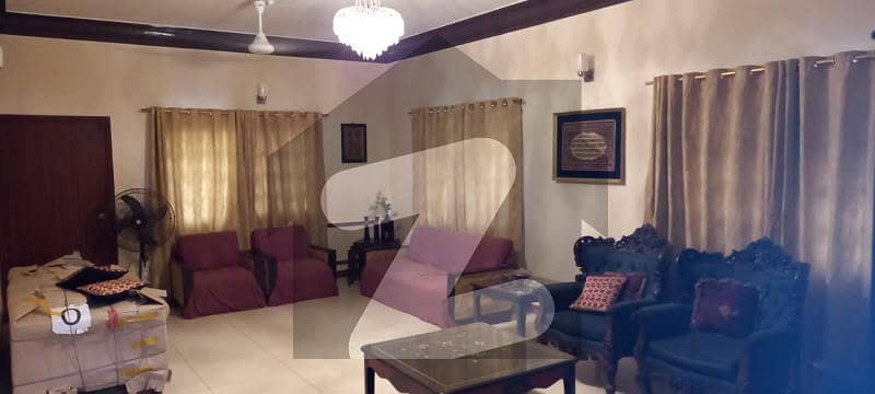 راحت کمرشل ایریا ڈی ایچ اے فیز 6 ڈی ایچ اے کراچی میں 6 کمروں کا 1 کنال مکان 8.75 کروڑ میں برائے فروخت۔