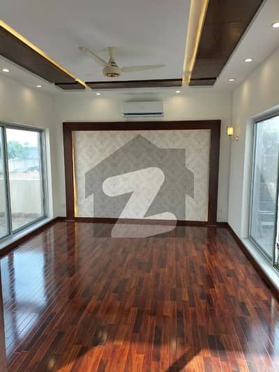 1 KANAL BRAND NEW HOUSE FOR SALE IDEAL LOCATION