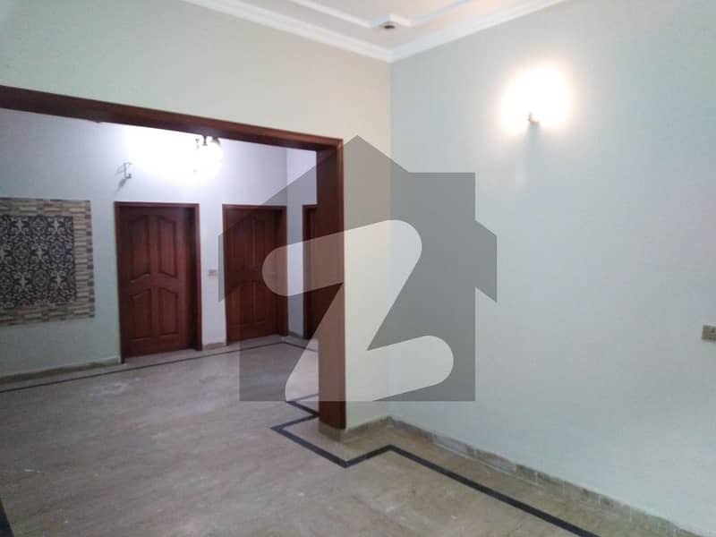 ریونیو سوسائٹی - بلاک اے ریوینیو سوسائٹی لاہور میں 5 کمروں کا 10 مرلہ مکان 2.4 کروڑ میں برائے فروخت۔