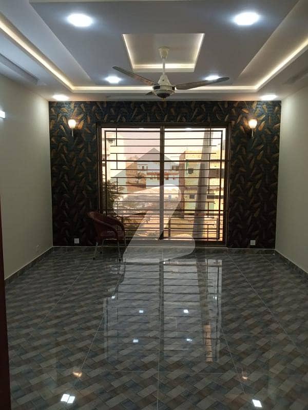 گلبرگ گرینز گلبرگ اسلام آباد میں 4 کمروں کا 7 مرلہ مکان 2.9 کروڑ میں برائے فروخت۔