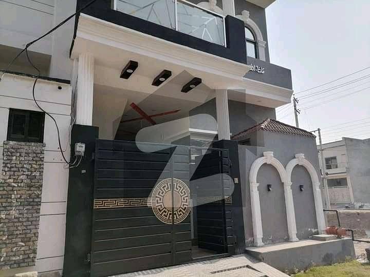 In Khayaban-e-Naveed House Sized 3 Marla For sale
