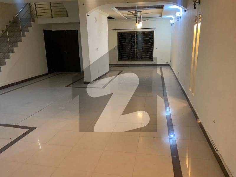 10 Marla Good Condition House For Rent In Bahria Town Phase 3