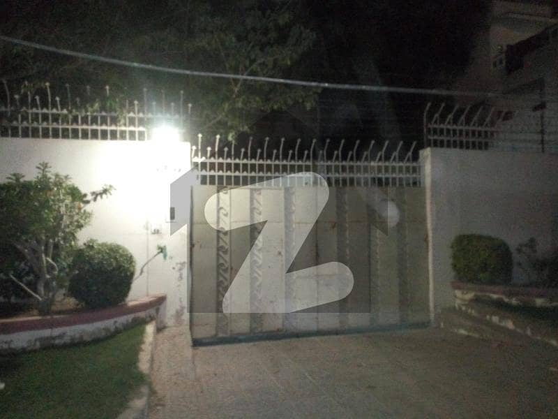 گلشنِ اقبال - بلاک 7 گلشنِ اقبال گلشنِ اقبال ٹاؤن کراچی میں 4 کمروں کا 2 کنال مکان 13.5 کروڑ میں برائے فروخت۔