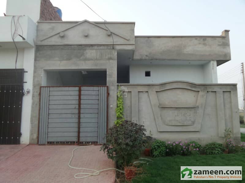 Corner Single Storey House Is Available For Sale
