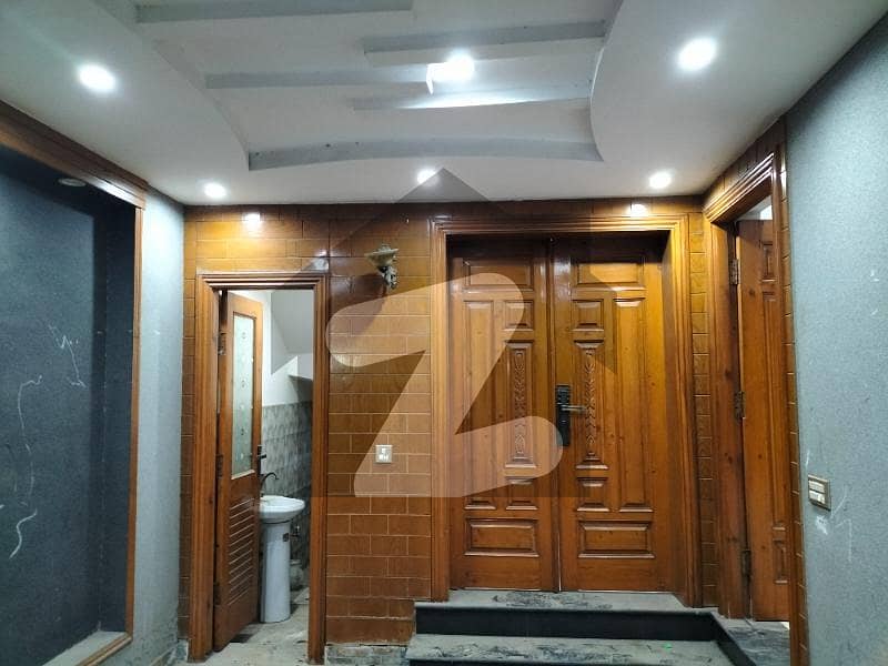 بحریہ ٹاؤن سیکٹرڈی بحریہ ٹاؤن لاہور میں 3 کمروں کا 5 مرلہ مکان 55 ہزار میں کرایہ پر دستیاب ہے۔