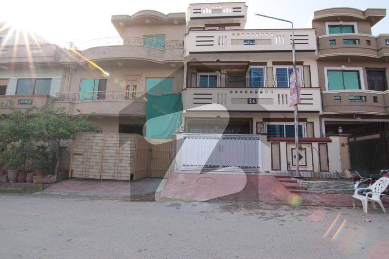 25 x 40 House Is Available For Sale In G13