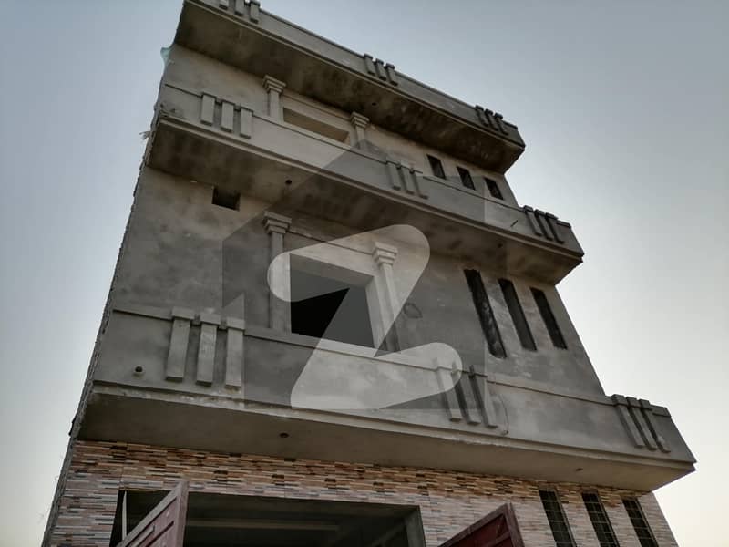 ڈلا زیک روڈ پشاور میں 6 کمروں کا 5 مرلہ مکان 1.35 کروڑ میں برائے فروخت۔