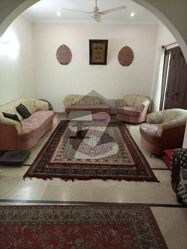 گلستان جوہر - بلاک 16-A گلستانِ جوہر کراچی میں 6 کمروں کا 5 مرلہ مکان 2.7 کروڑ میں برائے فروخت۔