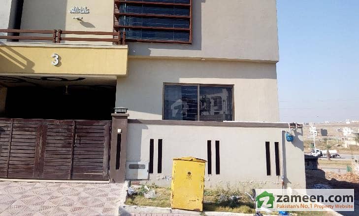 10 Marla Triple Storey 7 Bedrooms House For Rent In Awais Block Bahria Town