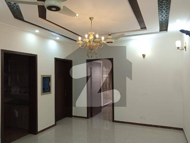 8 MARLA BRAND NEW DESIGNER HOUSE FOR SALE IN DHA