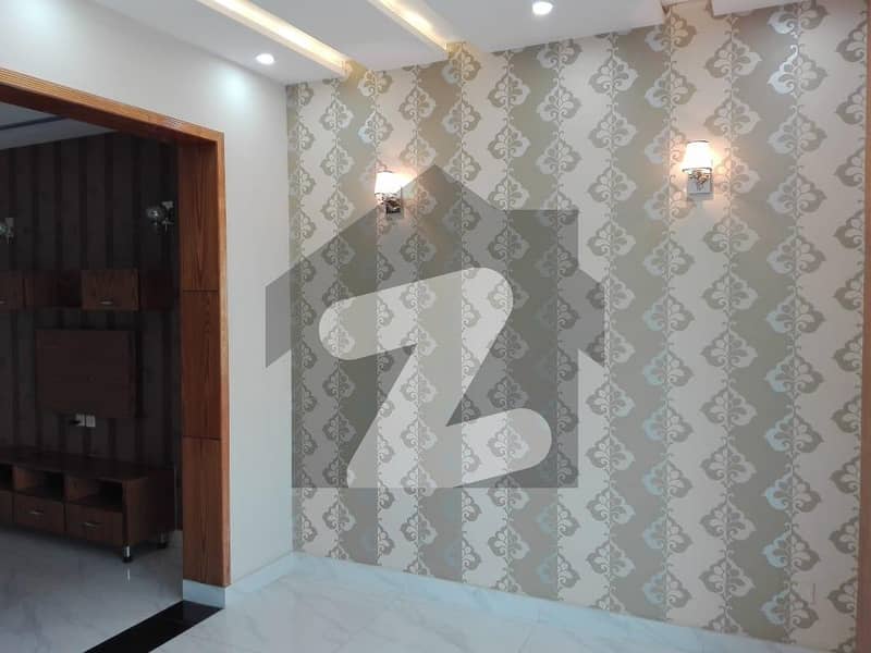 5 Marla House Available For rent In Bahria Town - Sector D