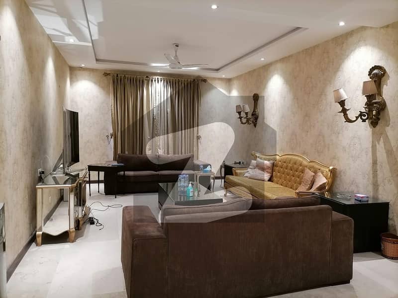 ماڈل ٹاؤن لاہور میں 5 کمروں کا 1 کنال مکان 8 کروڑ میں برائے فروخت۔