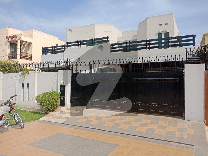 1 KANAL SLIGHTLY USED HOUSE FOR SALE IN DHA PHASE 5