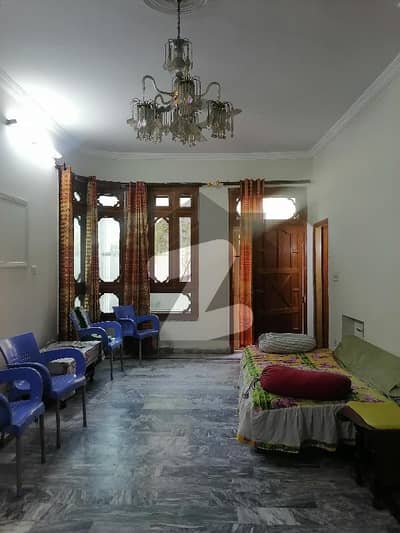 چکلالہ سکیم 3 چکلالہ سکیم راولپنڈی میں 5 کمروں کا 10 مرلہ مکان 2.3 کروڑ میں برائے فروخت۔