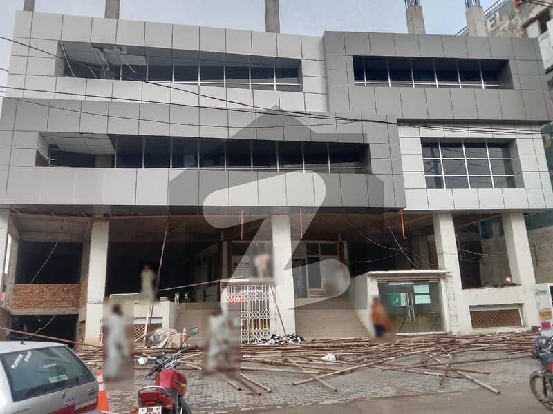 اسٹیڈیم روڈ راولپنڈی میں 4 کنال عمارت 3.3 ارب میں برائے فروخت۔ اسٹیڈیم روڈ راولپنڈی میں 4 کنال عمارت 3.3 ارب میں برائے فروخت۔