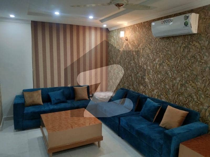 2 BED FULL LUXURY FULLY FURNISH IDEAL LOCATION EXCELLENT FLAT FOR RENT IN BAHRIA TOWN LAHORE