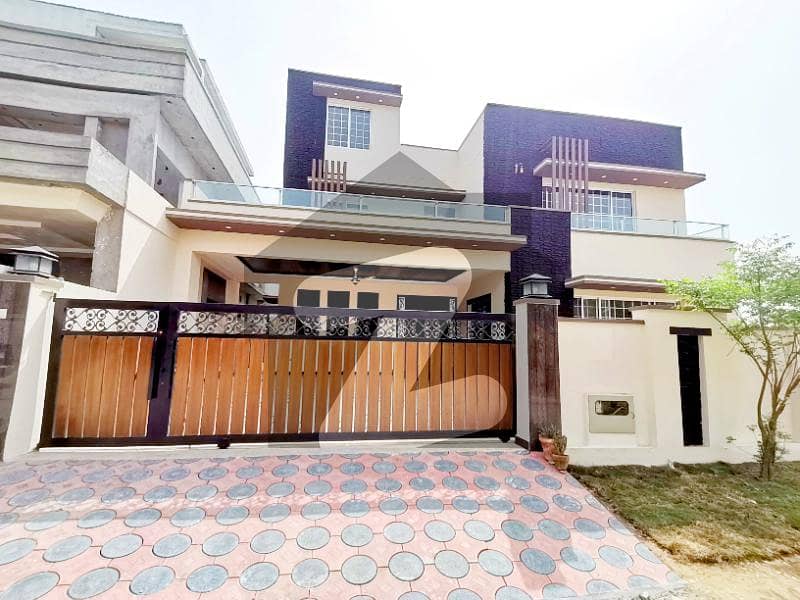 1 Kanal Beautiful And Stylish House Up For Sale
