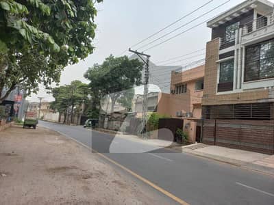5.5 Marla Double Storey House For Sale Facing Park N Block