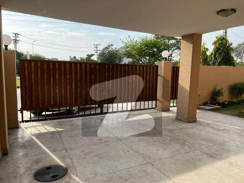 10 Marla Full Renovated Attractive Corner House For Sale In Askari-11-a.