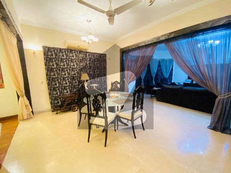 (golden Offer) Single Room Available For Rent In Dha Phase 5 Prime Location