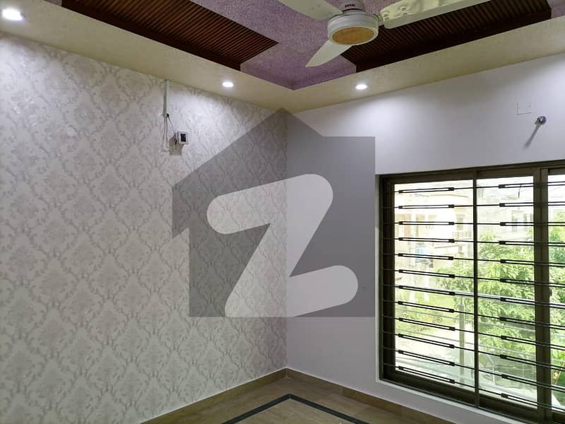 Ideal 5 Marla House Available In Aamir Town, Lahore