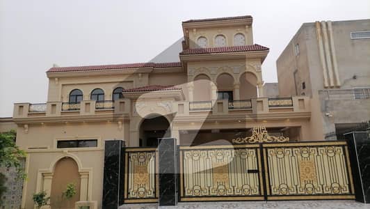1 Kanal Beautiful Double Story House For Sale In A Block Nasheman-e-iqbal Phase 2 Lahore