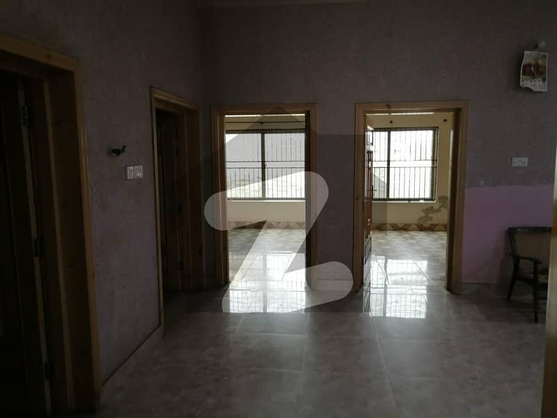10 Marla House Situated In Eden Gardens For rent
