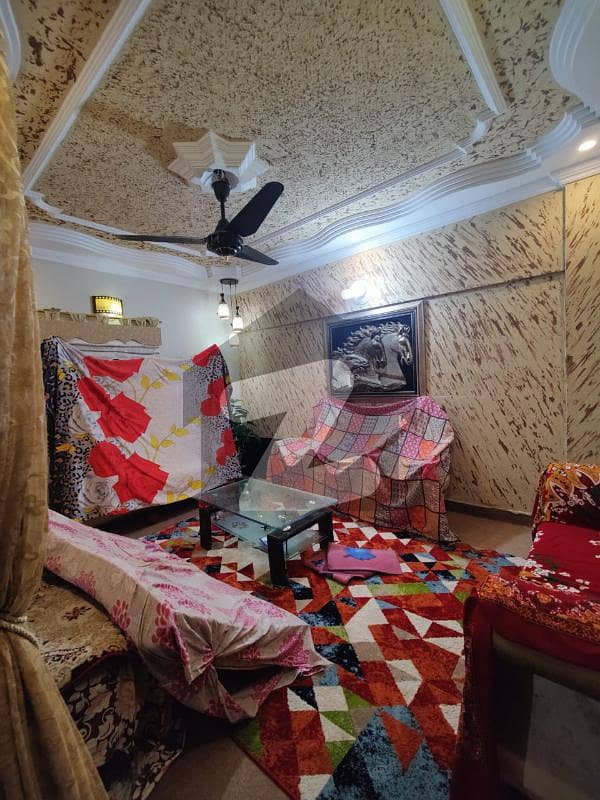 نارتھ ناظم آباد کراچی میں 2 کمروں کا 4 مرلہ فلیٹ 30 ہزار میں کرایہ پر دستیاب ہے۔