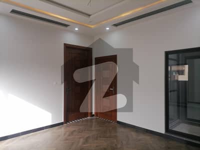 ماڈل سٹی ون کینال روڈ فیصل آباد میں 4 کمروں کا 7 مرلہ مکان 2.6 کروڑ میں برائے فروخت۔