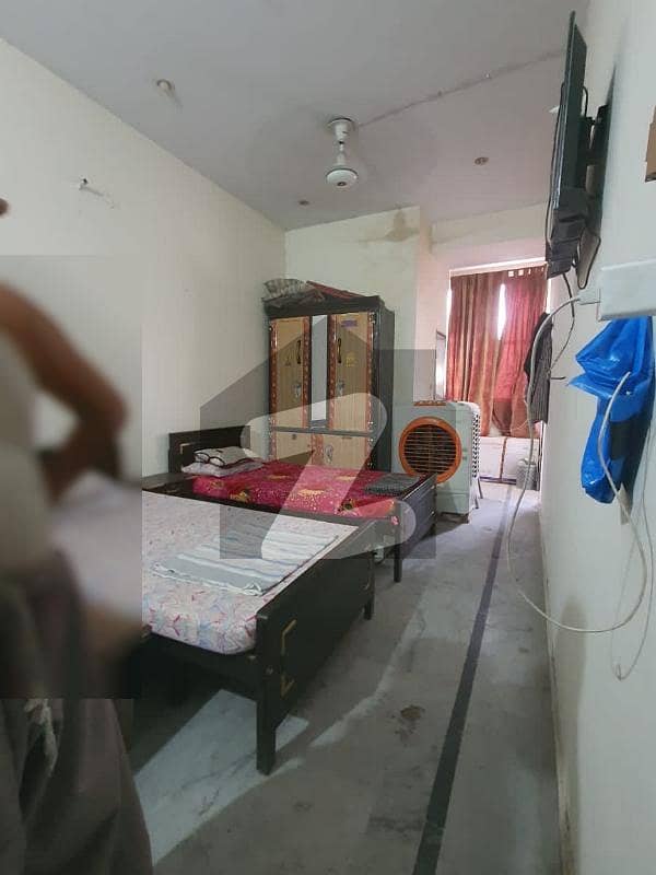 2 MATLA FLAT AVAILABLE FOR RENT IN MILITARY ACCOUNT COLLEGE ROAD LAHORE