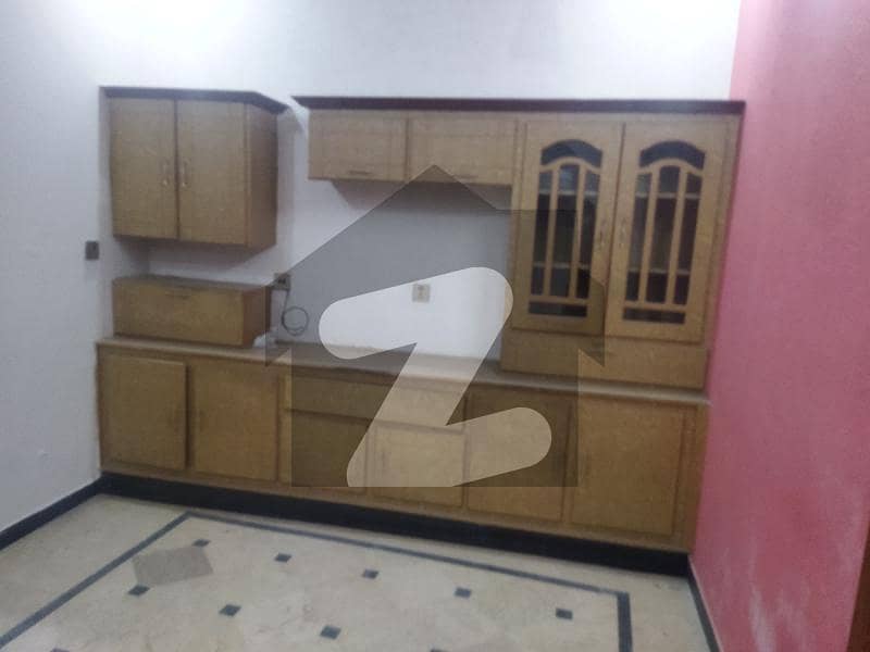 رینج روڈ راولپنڈی میں 4 کمروں کا 4 مرلہ مکان 42 ہزار میں کرایہ پر دستیاب ہے۔