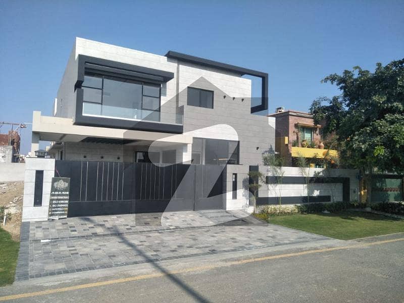 1 KANAL LUXURY FULL HOUSE FOR RENT IN DHA LAHORE
