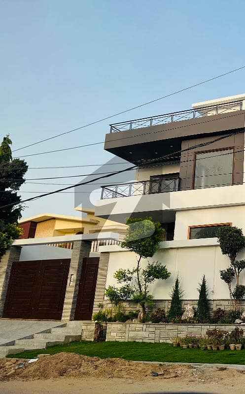 کے ڈی اے آفیسرز سوسائٹی گلشنِ اقبال ٹاؤن کراچی میں 6 کمروں کا 13 مرلہ مکان 12 کروڑ میں برائے فروخت۔