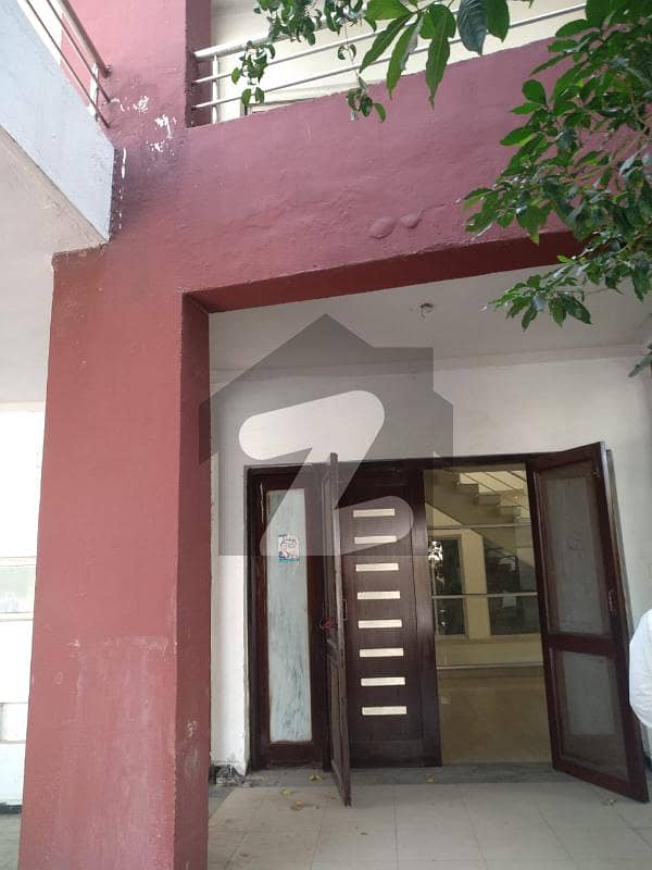 بحریہ ٹاؤن سفاری ولاز بحریہ ٹاؤن سیکٹر B بحریہ ٹاؤن لاہور میں 3 کمروں کا 8 مرلہ مکان 1.55 کروڑ میں برائے فروخت۔