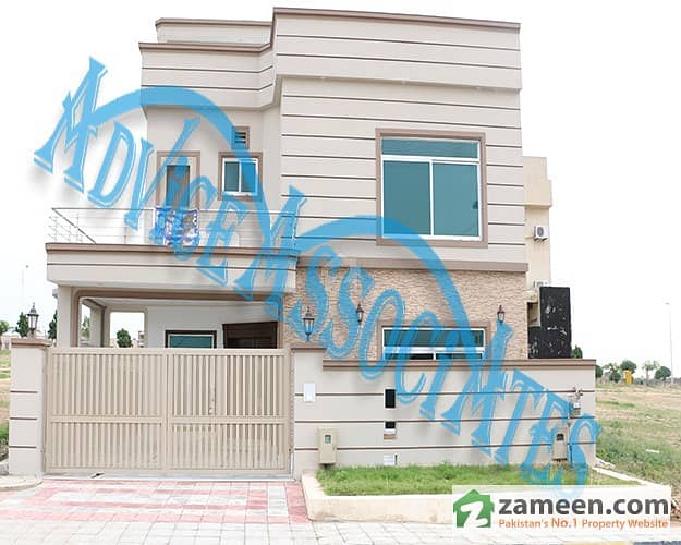 10 Marla House For Sale in Lake View Block Bahria Town