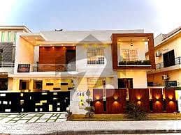 بحریہ ٹاؤن جاسمین بلاک بحریہ ٹاؤن سیکٹر سی بحریہ ٹاؤن لاہور میں 5 کمروں کا 10 مرلہ مکان 3 کروڑ میں برائے فروخت۔