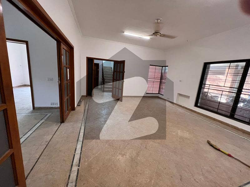 Commercial Paid House In Gulberg Prime Location