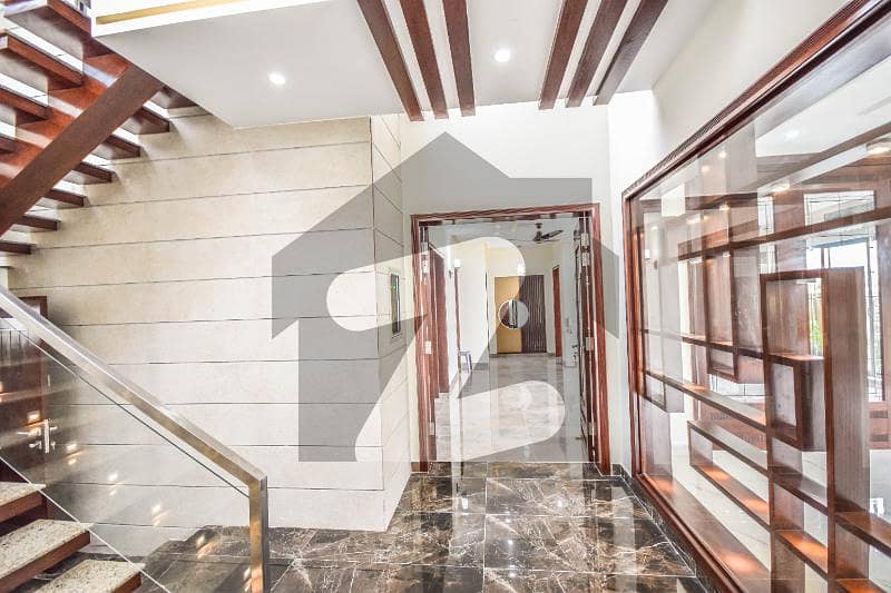 House Very Neat And Clean Easy Approach Every Facility Of Life On Walking Distance Near Gloria Jeans Cafe Many Other Brands Very Cheap Price In Phase 1 Dha