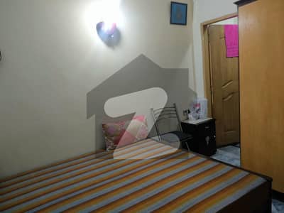 ماڈل ٹاؤن لِنک روڈ ماڈل ٹاؤن لاہور میں 5 کمروں کا 4 مرلہ مکان 1.15 کروڑ میں برائے فروخت۔