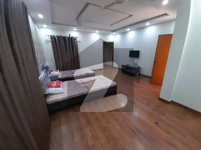 DHA PHASE 2 1 BED ROOM FURNISHED AVIL FOR RENT