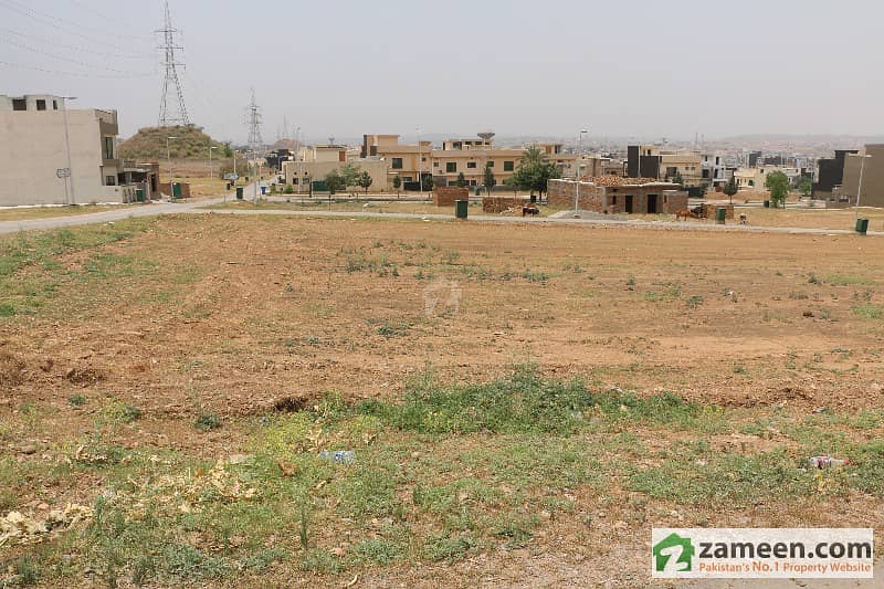 Bahria Phase 8 Safari Valley Umer Block A Good Location Plot For Sale Bahria Town Phase 8 Umer
